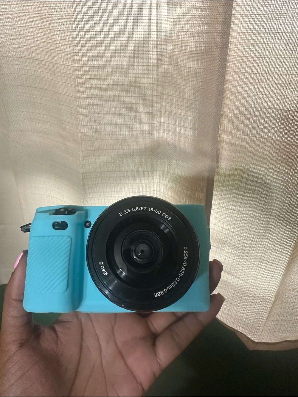 Sony A6000 Mirrorless Digital Camera with Interchangeable Lens